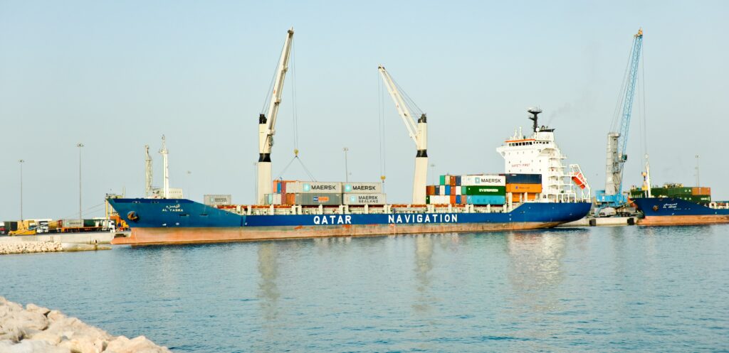 تصاعد الديون الخارجية لدول الخليج: الأسباب والدلالات