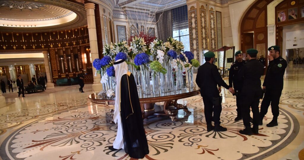 دلالات التسوية بين الحكومة ورجال الأعمال المعتقلين بالسعودية