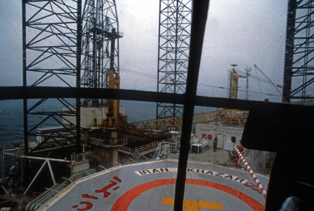 ماذا يعني تصفير النفط في الميزانية الإيرانية؟